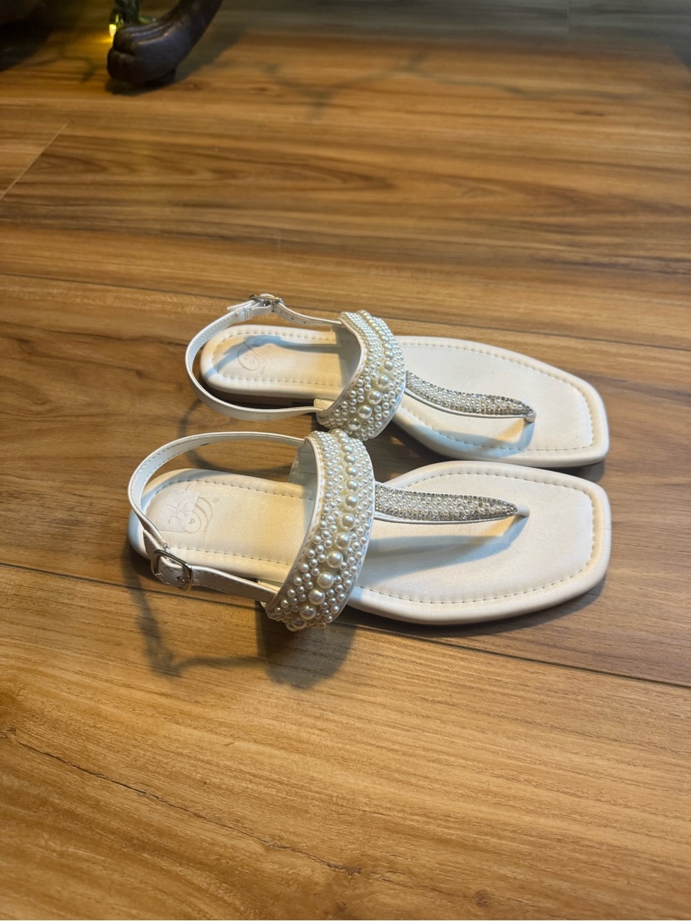 Diva White Pearl & Rhinestone Toe-Post Slingback Sandals